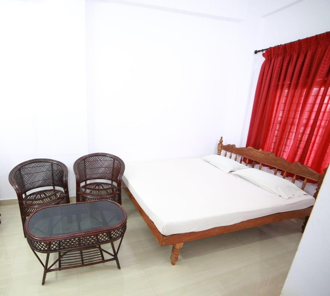 Dubai Hotel & Restaurant Kumarakom Dış mekan fotoğraf