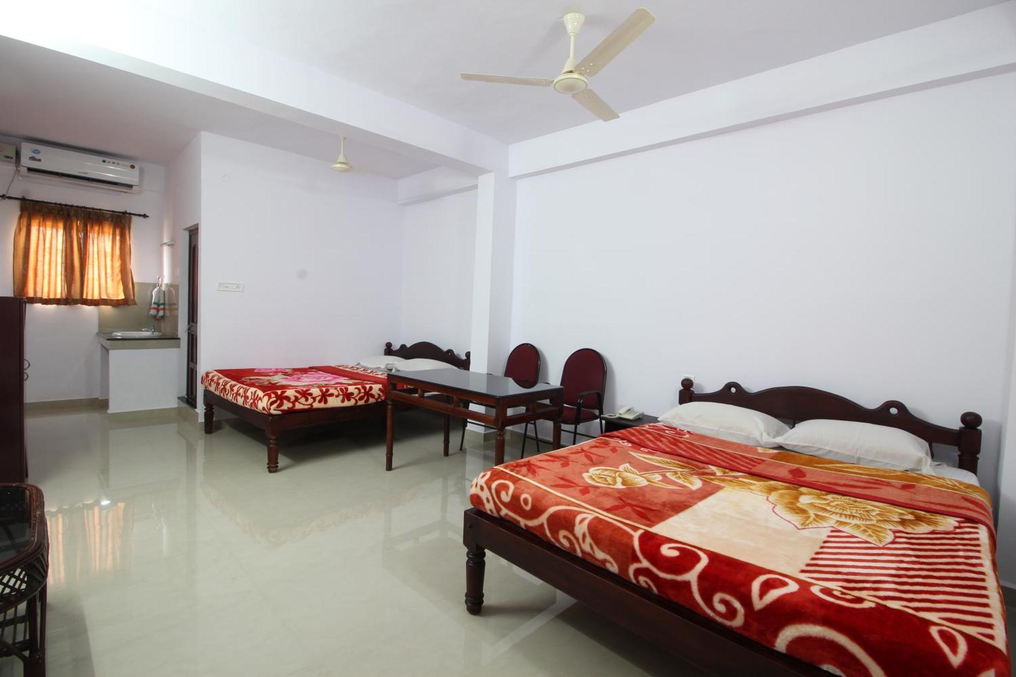 Dubai Hotel & Restaurant Kumarakom Dış mekan fotoğraf